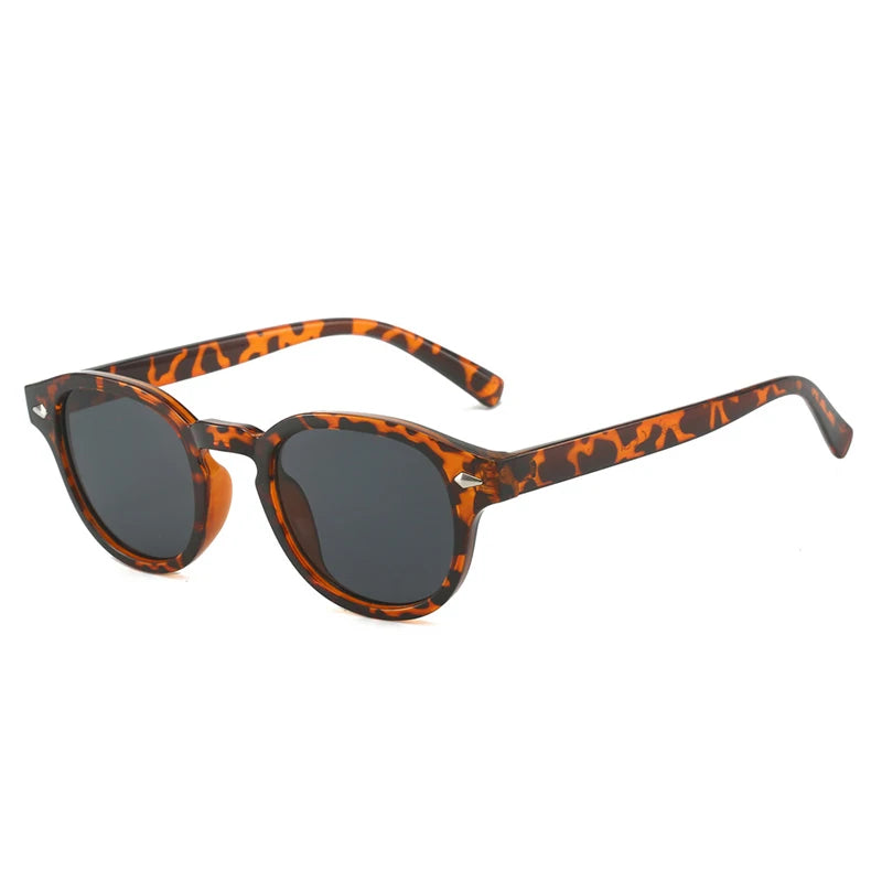 Unisex Oval – Vintage Design & Gradient Lenses