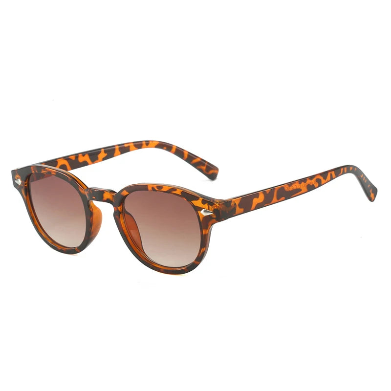 Unisex Oval – Vintage Design & Gradient Lenses