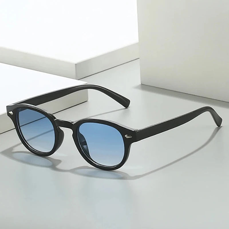 Unisex Oval – Vintage Design & Gradient Lenses