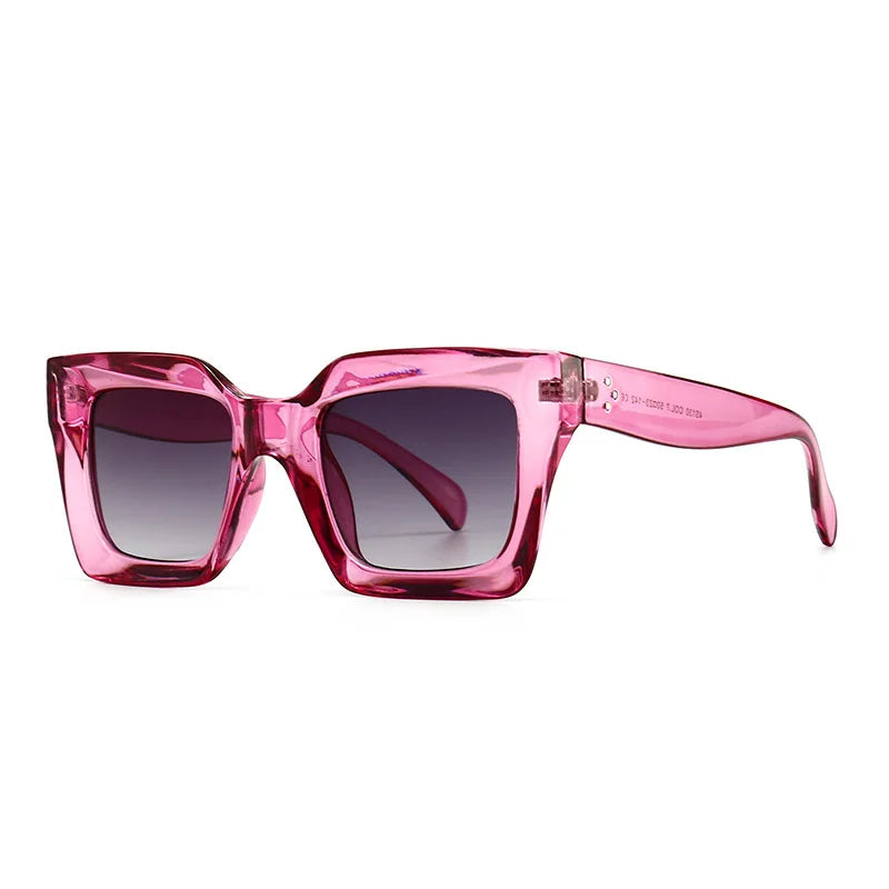 Studded Cat Eye – Retro Glamour Style