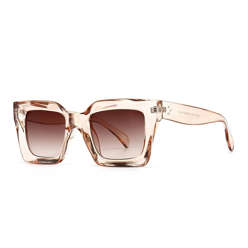 Studded Cat Eye – Retro Glamour Style