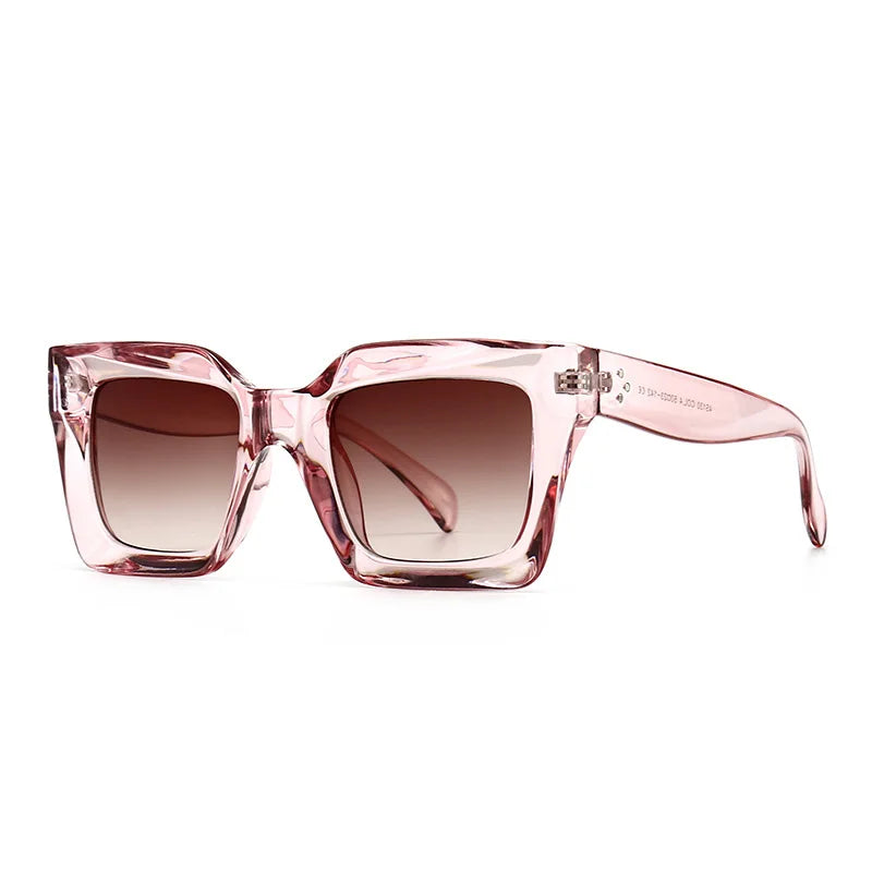 Studded Cat Eye – Retro Glamour Style